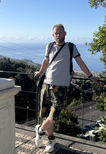 Julian (@julian732) — my photo № 3