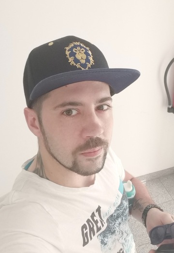 Basti (@aimout) — my photo № 1